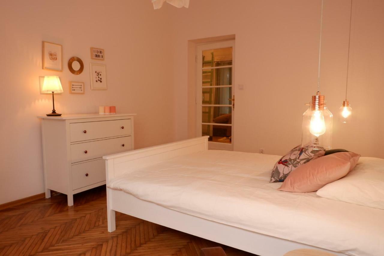 Singer Apartment Old Town クラクフ エクステリア 写真